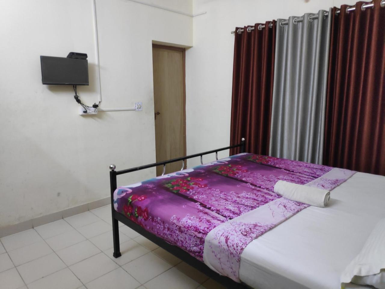 Hotel Silver Space Ernakulam Buitenkant foto