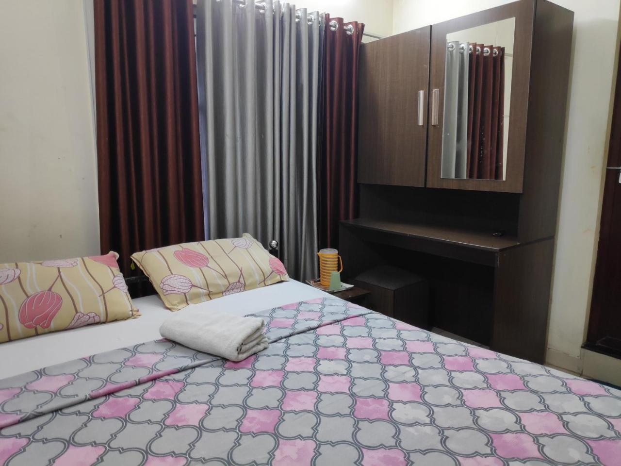 Hotel Silver Space Ernakulam Buitenkant foto
